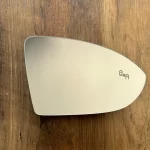 Sticla oglindă dreaptă cu încălzire și zonă de unghi mort VW Golf 7